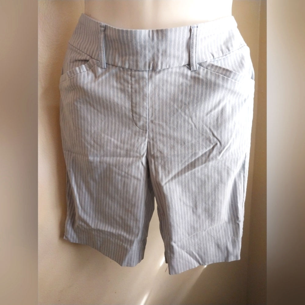 Small womens bermuda shorts